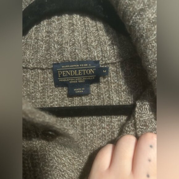 Men’s Pendleton 100% lambs wool half button up sweater - Picture 4 of 9